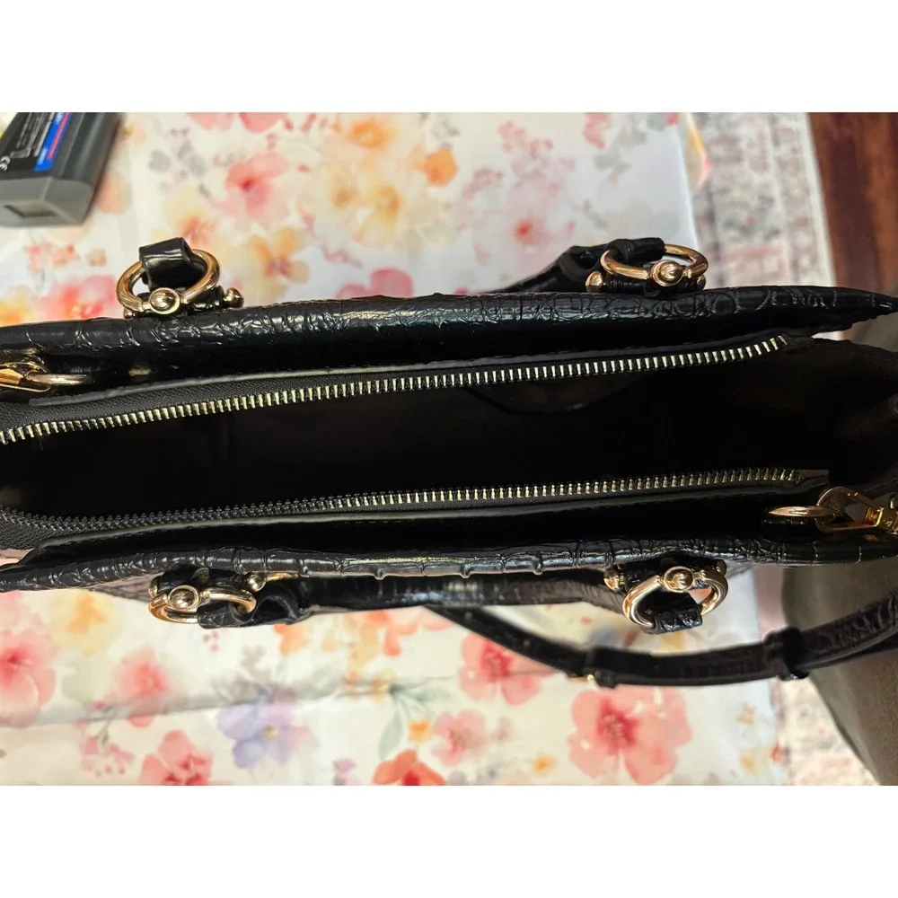 Black Crocodile Embossed Satchel Handbag Crossbody Bag‎ with Gold Hardware NWOT